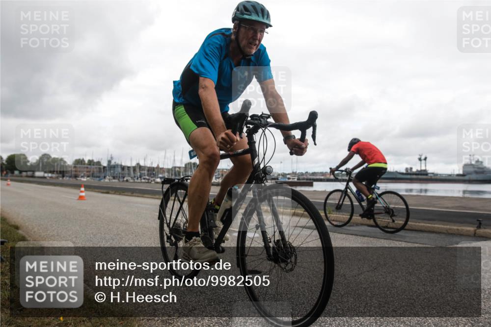 16.08.2026 - KN Förde Triathlon 2026 H.Heesch http://msf.ph/oto/9982505 16.08.2026 11:41:07 Radfahren 368, 369, 372, 384, 801, 803 meine-sportfotos.de