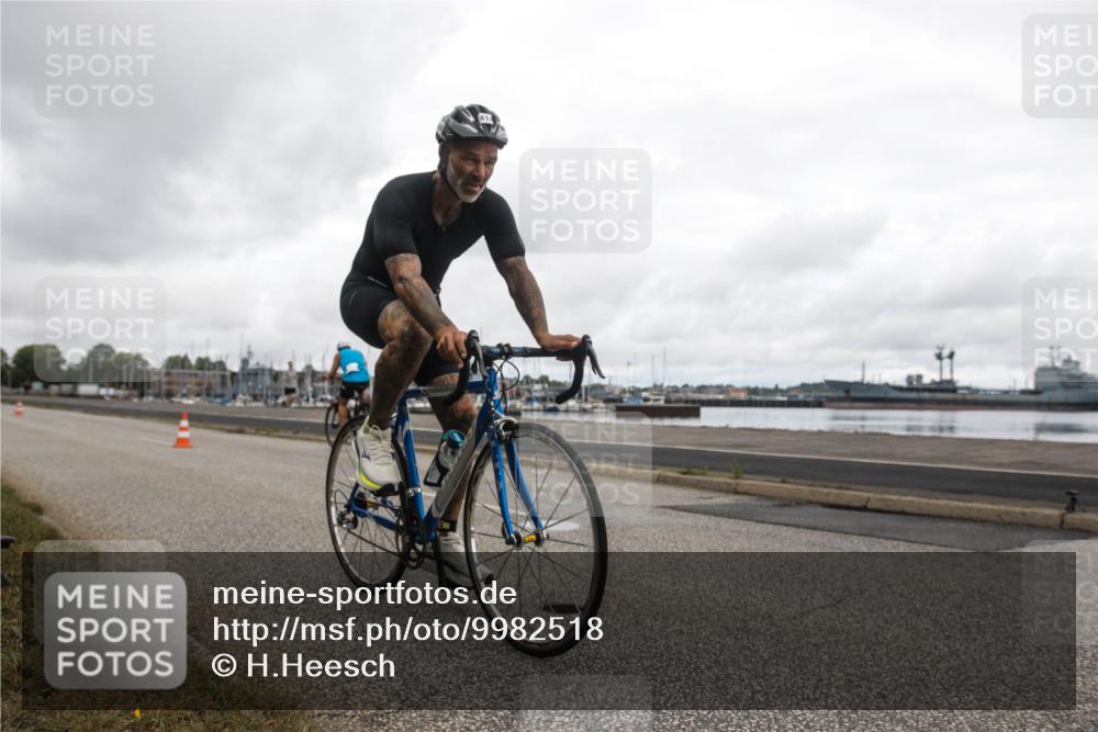 16.08.2026 - KN Förde Triathlon 2026 H.Heesch http://msf.ph/oto/9982518 16.08.2026 11:41:42 Radfahren 388, 414 meine-sportfotos.de