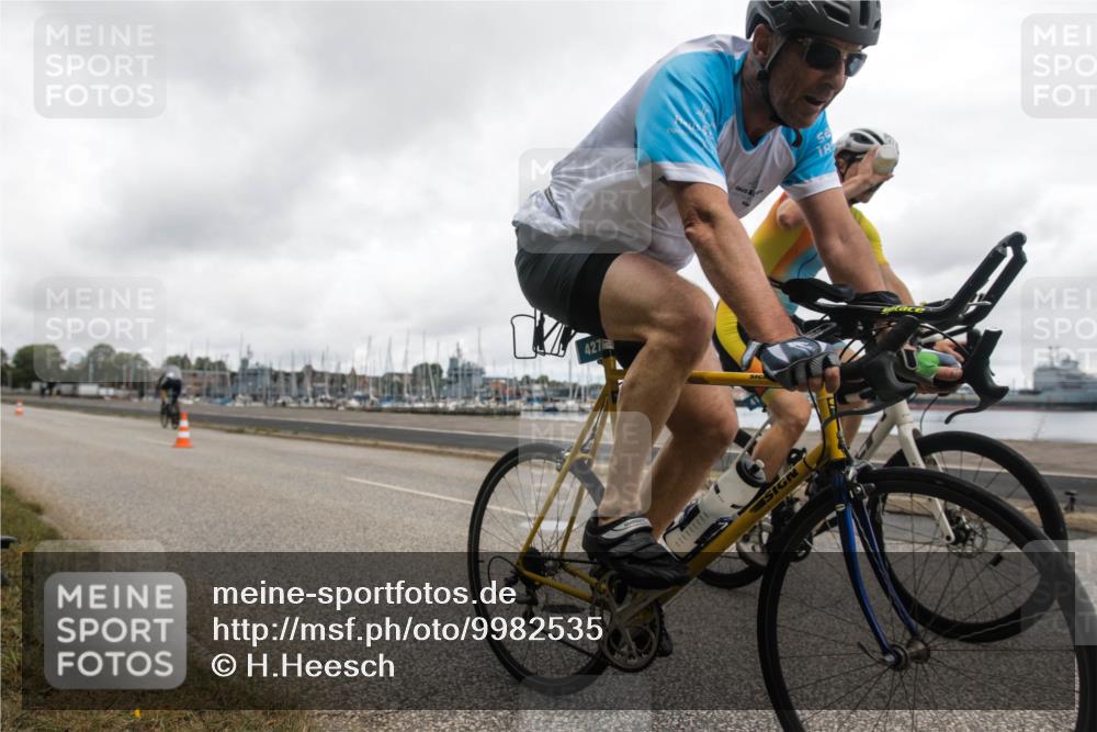 16.08.2026 - KN Förde Triathlon 2026 H.Heesch http://msf.ph/oto/9982535 16.08.2026 11:43:03 Radfahren 401, 427 meine-sportfotos.de