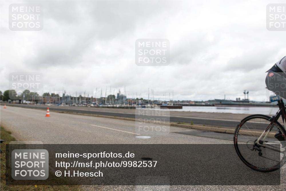 16.08.2026 - KN Förde Triathlon 2026 H.Heesch http://msf.ph/oto/9982537 16.08.2026 11:43:16 Radfahren  meine-sportfotos.de