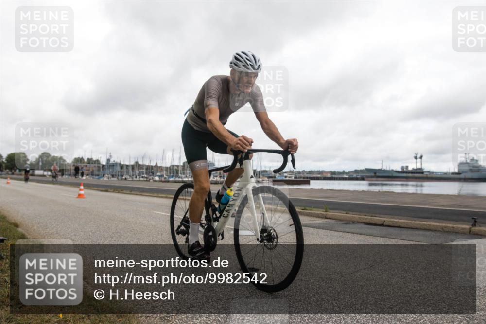 16.08.2026 - KN Förde Triathlon 2026 H.Heesch http://msf.ph/oto/9982542 16.08.2026 11:43:52 Radfahren  meine-sportfotos.de