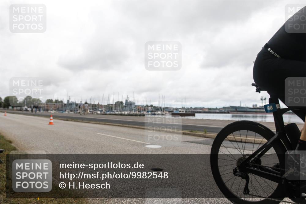 16.08.2026 - KN Förde Triathlon 2026 H.Heesch http://msf.ph/oto/9982548 16.08.2026 11:44:38 Radfahren 376, 392 meine-sportfotos.de