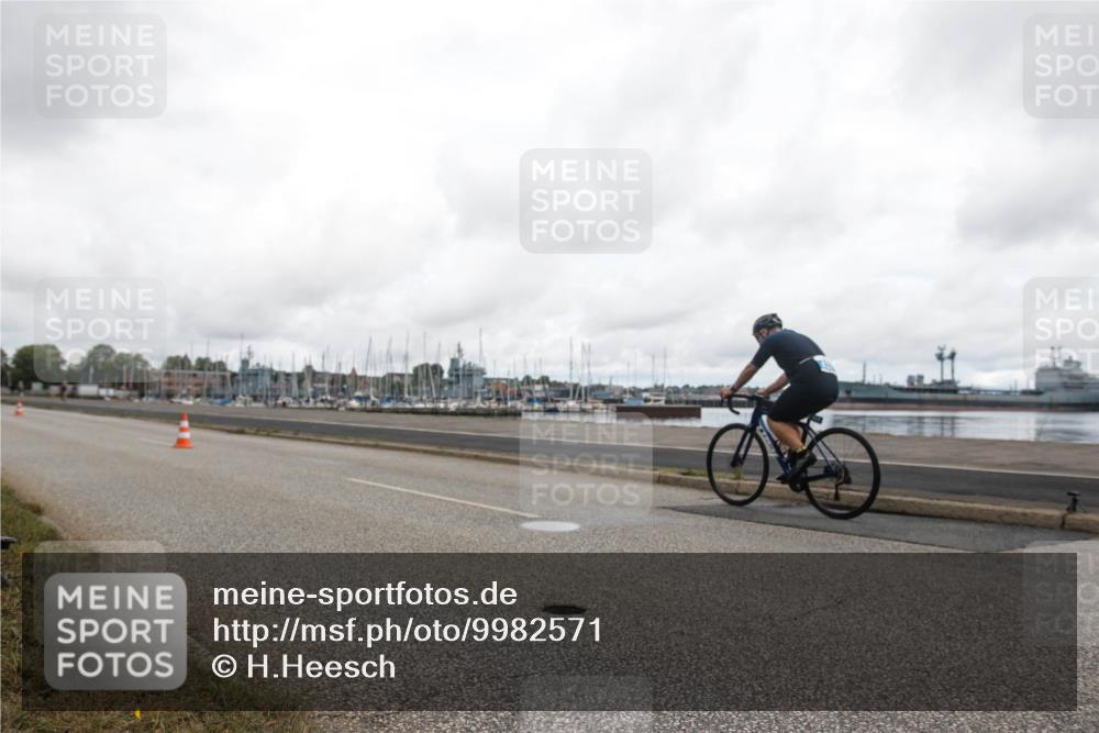 16.08.2026 - KN Förde Triathlon 2026 H.Heesch http://msf.ph/oto/9982571 16.08.2026 11:46:49 Radfahren  meine-sportfotos.de