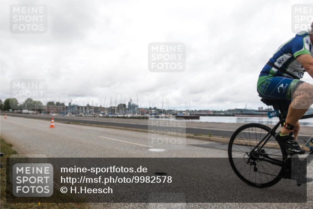 16.08.2026 - KN Förde Triathlon 2026 H.Heesch http://msf.ph/oto/9982578 16.08.2026 11:47:58 Radfahren 417, 439 meine-sportfotos.de