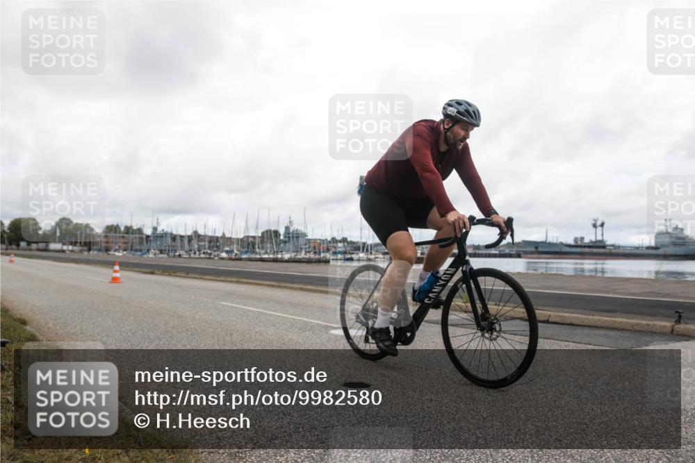 16.08.2026 - KN Förde Triathlon 2026 H.Heesch http://msf.ph/oto/9982580 16.08.2026 11:48:05 Radfahren 439 meine-sportfotos.de