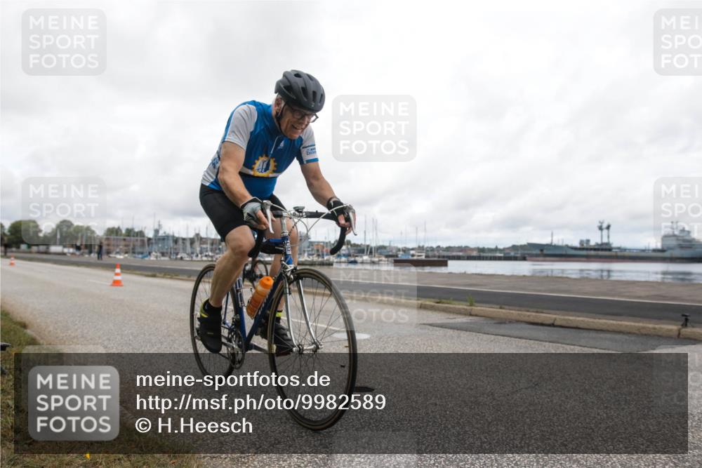 16.08.2026 - KN Förde Triathlon 2026 H.Heesch http://msf.ph/oto/9982589 16.08.2026 11:48:51 Radfahren 402, 415, 432 meine-sportfotos.de
