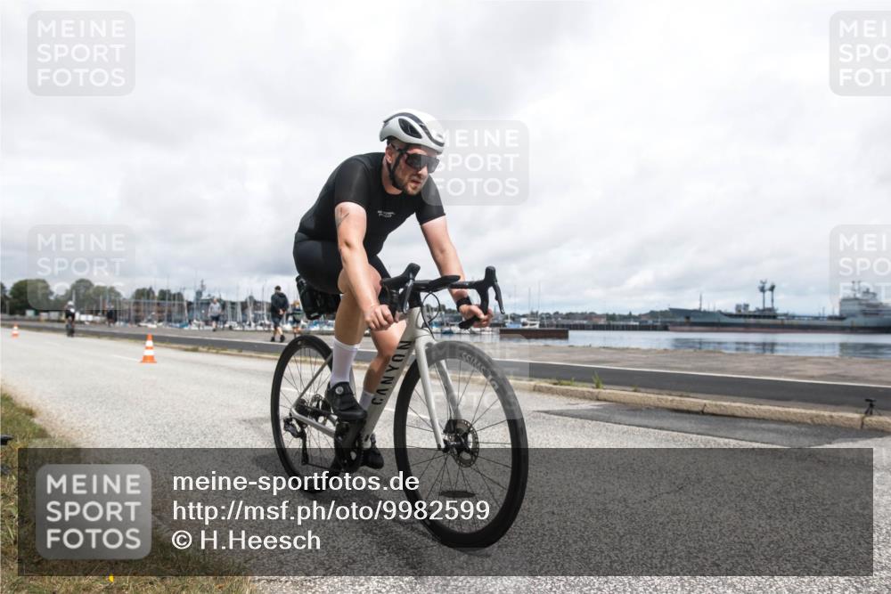 16.08.2026 - KN Förde Triathlon 2026 H.Heesch http://msf.ph/oto/9982599 16.08.2026 11:50:01 Radfahren  meine-sportfotos.de