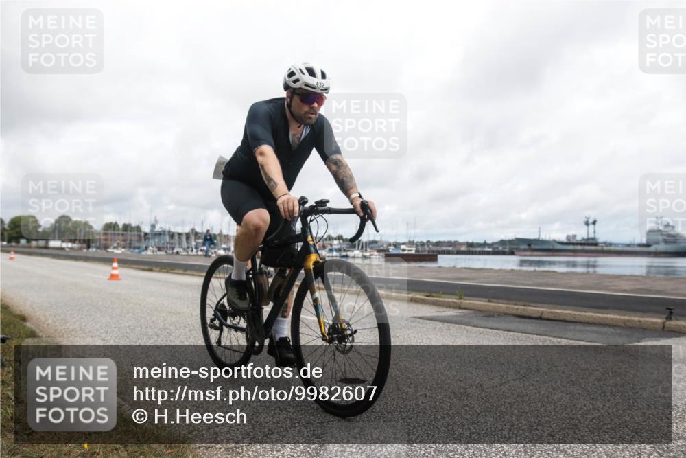 16.08.2026 - KN Förde Triathlon 2026 H.Heesch http://msf.ph/oto/9982607 16.08.2026 11:51:30 Radfahren  meine-sportfotos.de