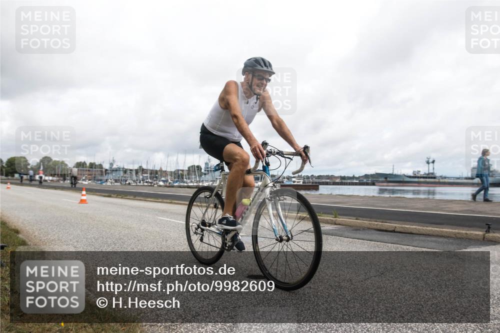 16.08.2026 - KN Förde Triathlon 2026 H.Heesch http://msf.ph/oto/9982609 16.08.2026 11:51:45 Radfahren  meine-sportfotos.de