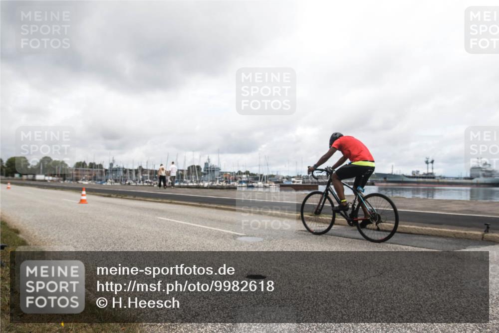 16.08.2026 - KN Förde Triathlon 2026 H.Heesch http://msf.ph/oto/9982618 16.08.2026 11:54:10 Radfahren  meine-sportfotos.de