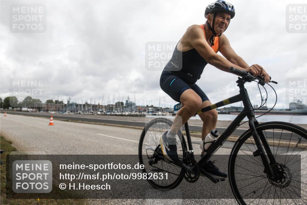 16.08.2026 - KN Förde Triathlon 2026 H.Heesch http://msf.ph/oto/9982631 16.08.2026 12:00:43 Radfahren  meine-sportfotos.de