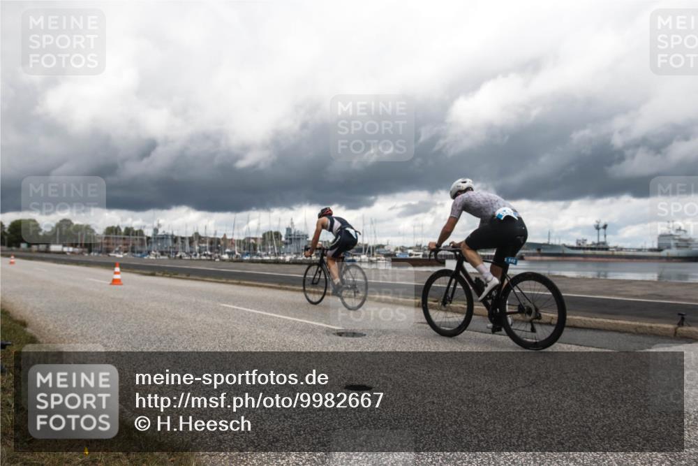 16.08.2026 - KN Förde Triathlon 2026 H.Heesch http://msf.ph/oto/9982667 16.08.2026 12:47:41 Radfahren 519, 527 meine-sportfotos.de