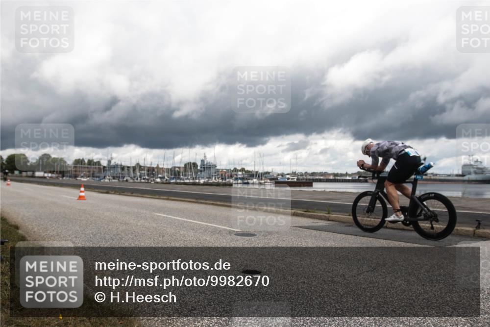 16.08.2026 - KN Förde Triathlon 2026 H.Heesch http://msf.ph/oto/9982670 16.08.2026 12:47:53 Radfahren 520 meine-sportfotos.de