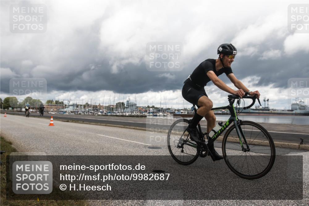 16.08.2026 - KN Förde Triathlon 2026 H.Heesch http://msf.ph/oto/9982687 16.08.2026 12:50:01 Radfahren 362, 507, 510, 519, 521, 527 meine-sportfotos.de