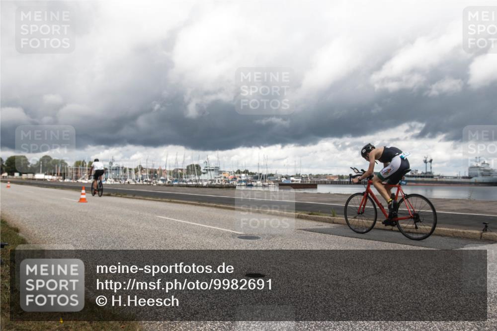 16.08.2026 - KN Förde Triathlon 2026 H.Heesch http://msf.ph/oto/9982691 16.08.2026 12:50:13 Radfahren 520, 541, 558 meine-sportfotos.de