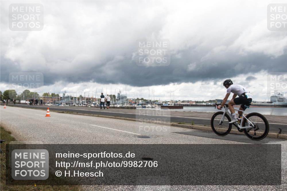 16.08.2026 - KN Förde Triathlon 2026 H.Heesch http://msf.ph/oto/9982706 16.08.2026 12:51:47 Radfahren 550, 551, 557, 574 meine-sportfotos.de