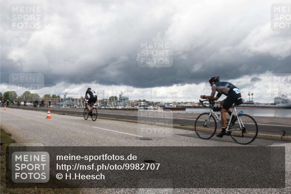 16.08.2026 - KN Förde Triathlon 2026 H.Heesch http://msf.ph/oto/9982707 16.08.2026 12:51:53 Radfahren 362, 510, 552, 557, 703 meine-sportfotos.de