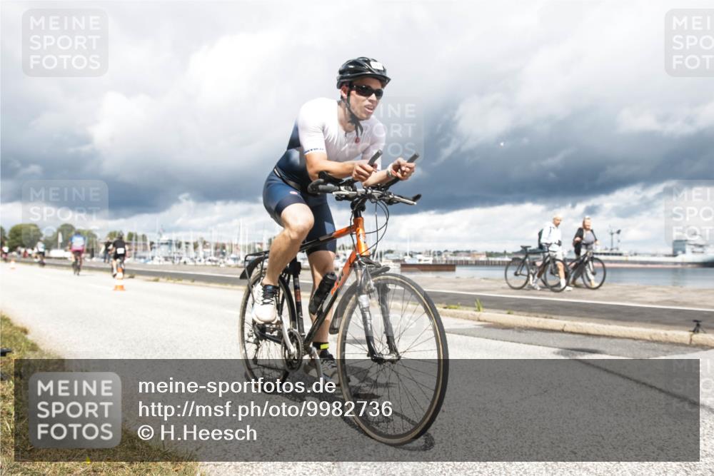 16.08.2026 - KN Förde Triathlon 2026 H.Heesch http://msf.ph/oto/9982736 16.08.2026 12:53:01 Radfahren 502, 535, 548, 559, 587, 733 meine-sportfotos.de