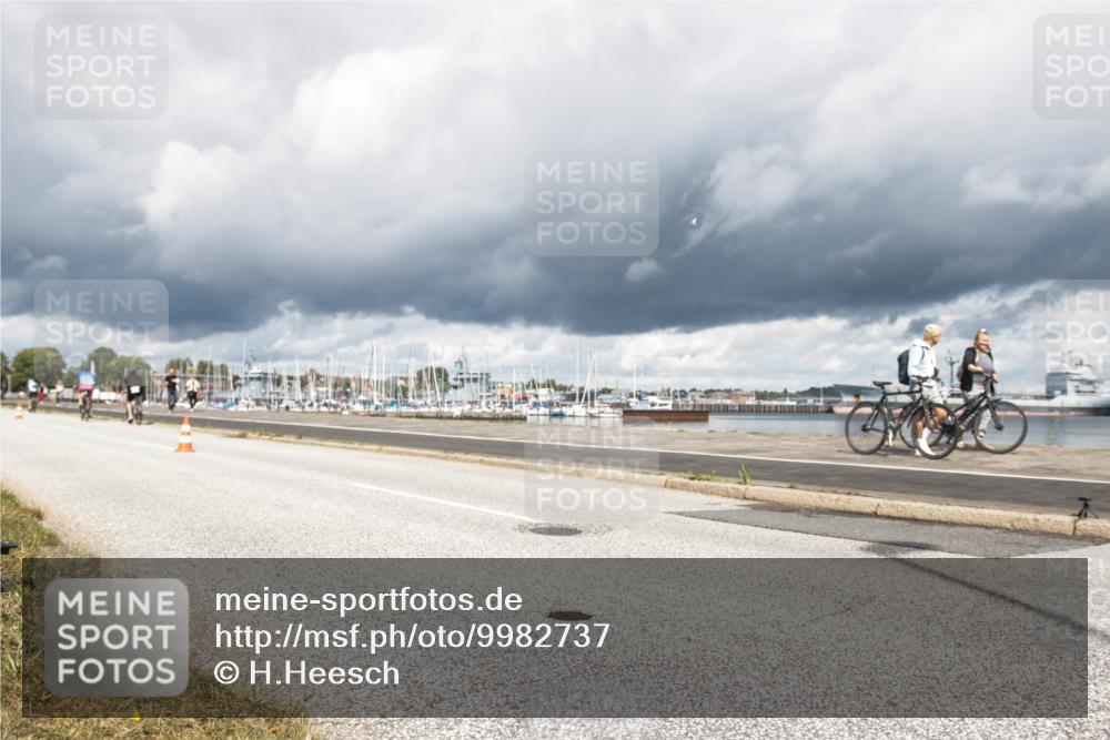 16.08.2026 - KN Förde Triathlon 2026 H.Heesch http://msf.ph/oto/9982737 16.08.2026 12:53:02 Radfahren 502, 535, 548, 559, 587, 733 meine-sportfotos.de