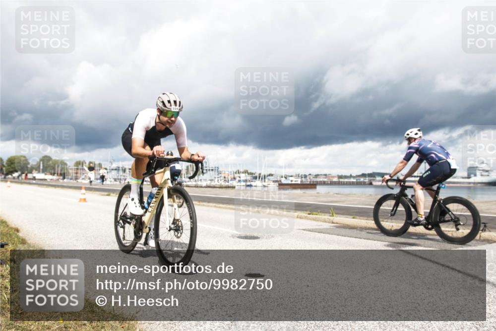 16.08.2026 - KN Förde Triathlon 2026 H.Heesch http://msf.ph/oto/9982750 16.08.2026 12:53:07 Radfahren 535, 559, 587, 701, 733 meine-sportfotos.de
