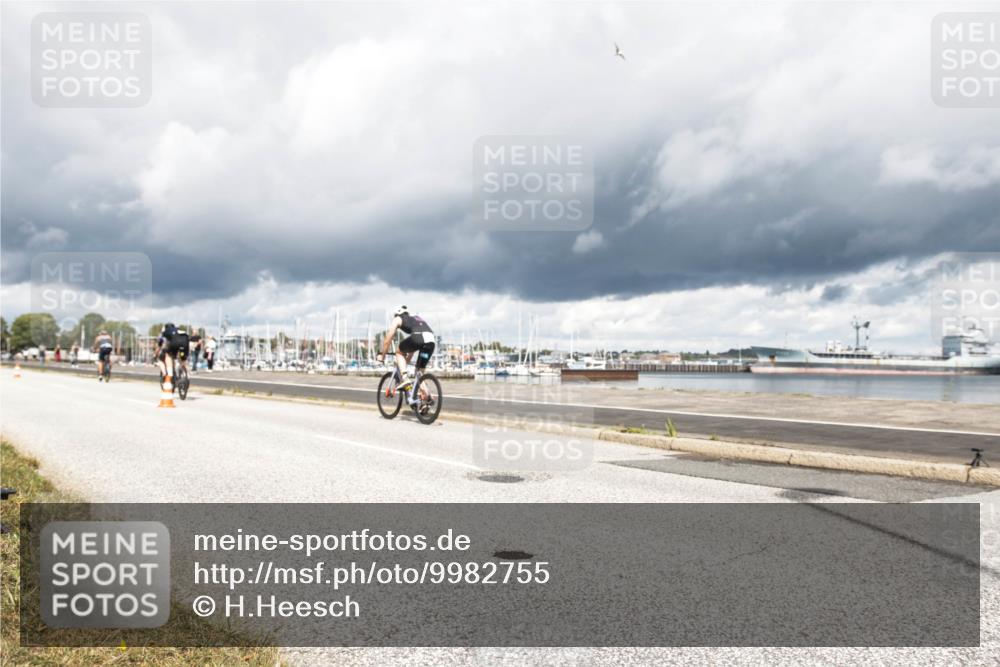 16.08.2026 - KN Förde Triathlon 2026 H.Heesch http://msf.ph/oto/9982755 16.08.2026 12:53:09 Radfahren 559, 701 meine-sportfotos.de