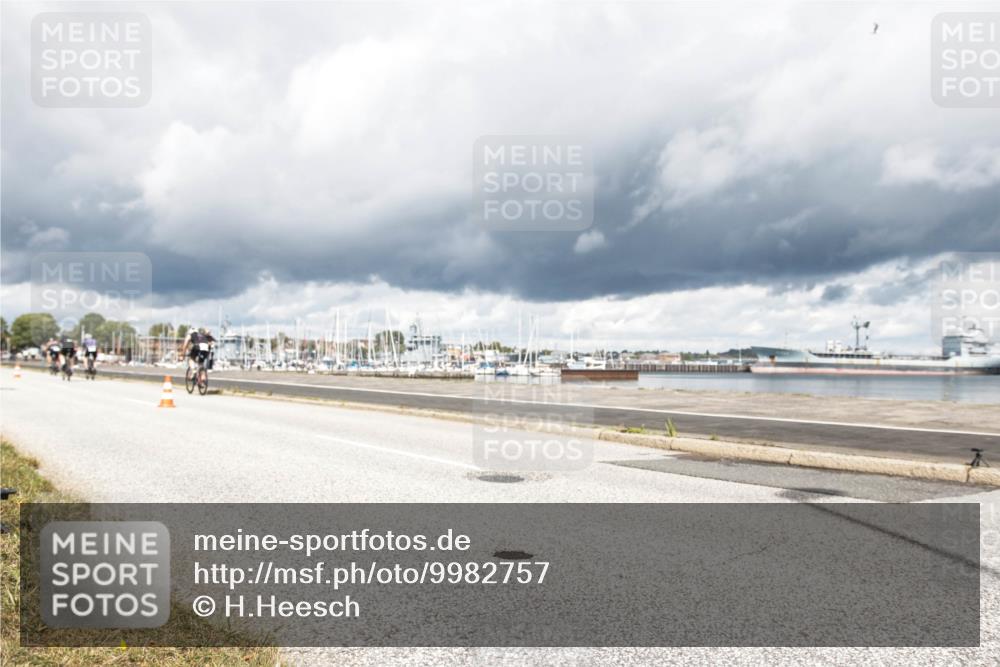 16.08.2026 - KN Förde Triathlon 2026 H.Heesch http://msf.ph/oto/9982757 16.08.2026 12:53:10 Radfahren 561, 701 meine-sportfotos.de
