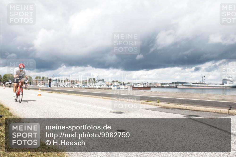 16.08.2026 - KN Förde Triathlon 2026 H.Heesch http://msf.ph/oto/9982759 16.08.2026 12:53:11 Radfahren 561, 701 meine-sportfotos.de