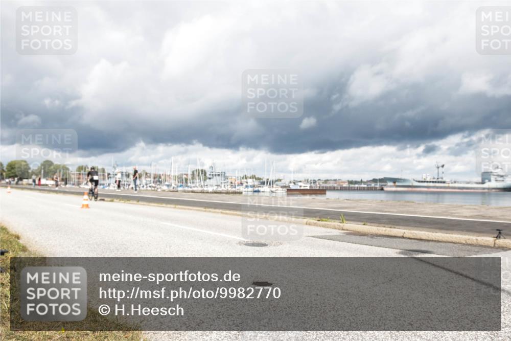 16.08.2026 - KN Förde Triathlon 2026 H.Heesch http://msf.ph/oto/9982770 16.08.2026 12:53:20 Radfahren 517, 556, 588 meine-sportfotos.de