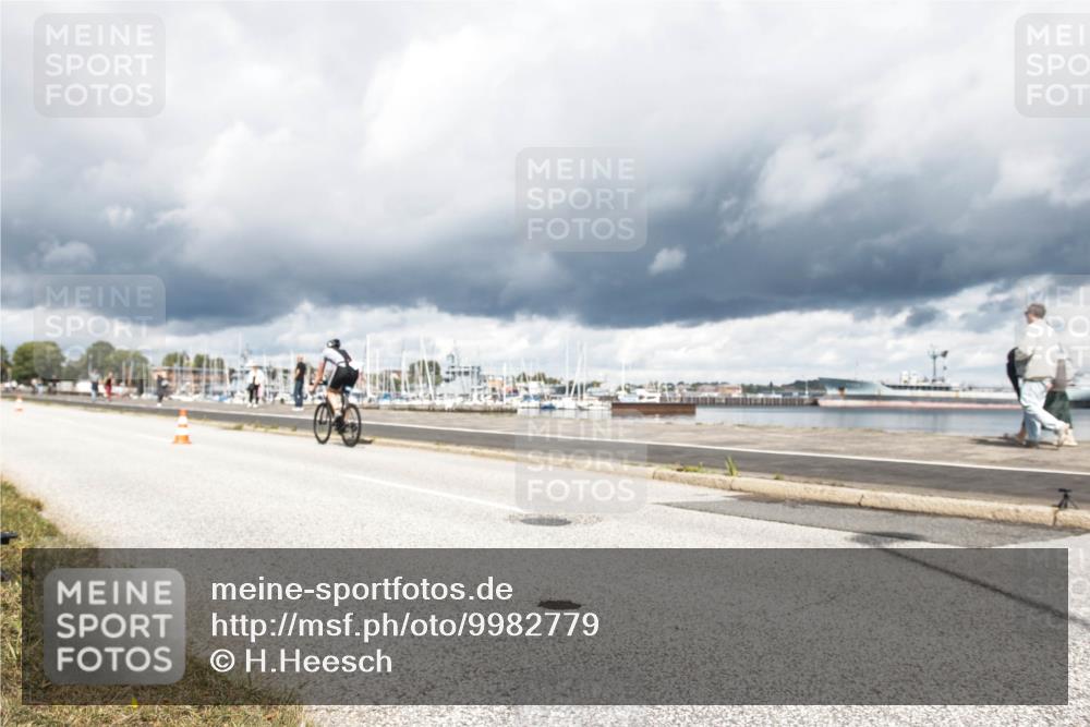 16.08.2026 - KN Förde Triathlon 2026 H.Heesch http://msf.ph/oto/9982779 16.08.2026 12:53:27 Radfahren 556, 569, 588, 719 meine-sportfotos.de