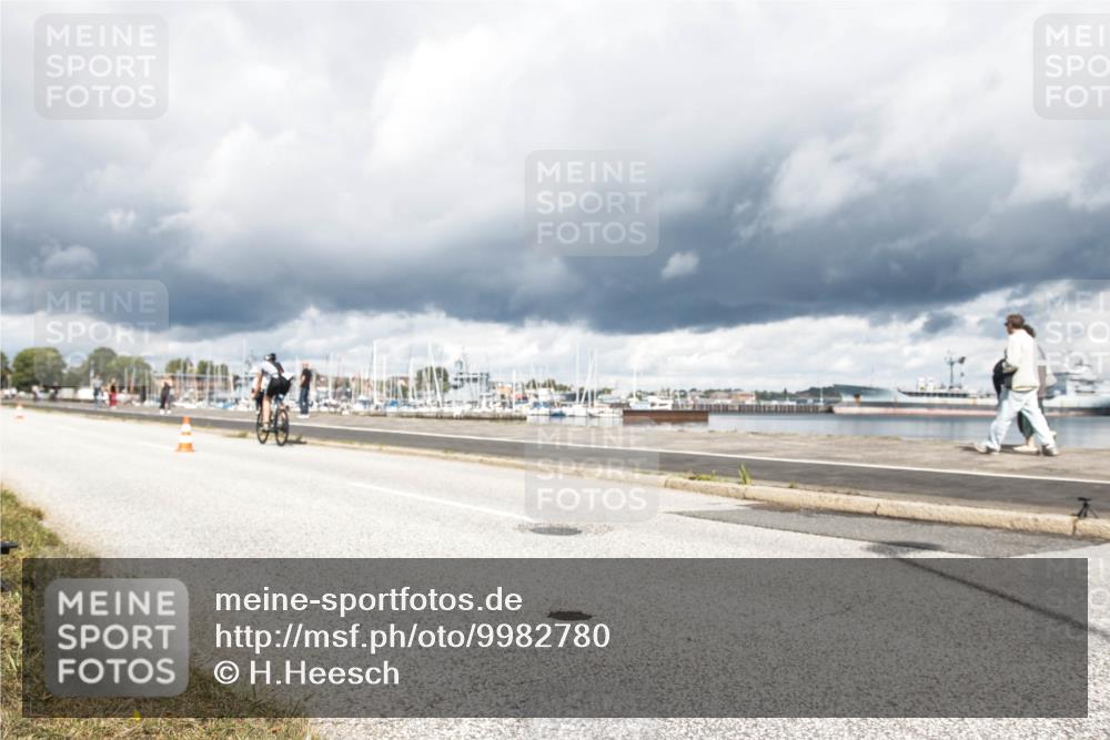 16.08.2026 - KN Förde Triathlon 2026 H.Heesch http://msf.ph/oto/9982780 16.08.2026 12:53:27 Radfahren 556, 569, 588, 719 meine-sportfotos.de