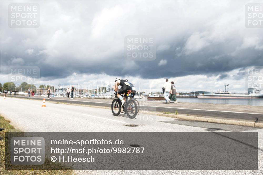 16.08.2026 - KN Förde Triathlon 2026 H.Heesch http://msf.ph/oto/9982787 16.08.2026 12:53:32 Radfahren 544, 575 meine-sportfotos.de