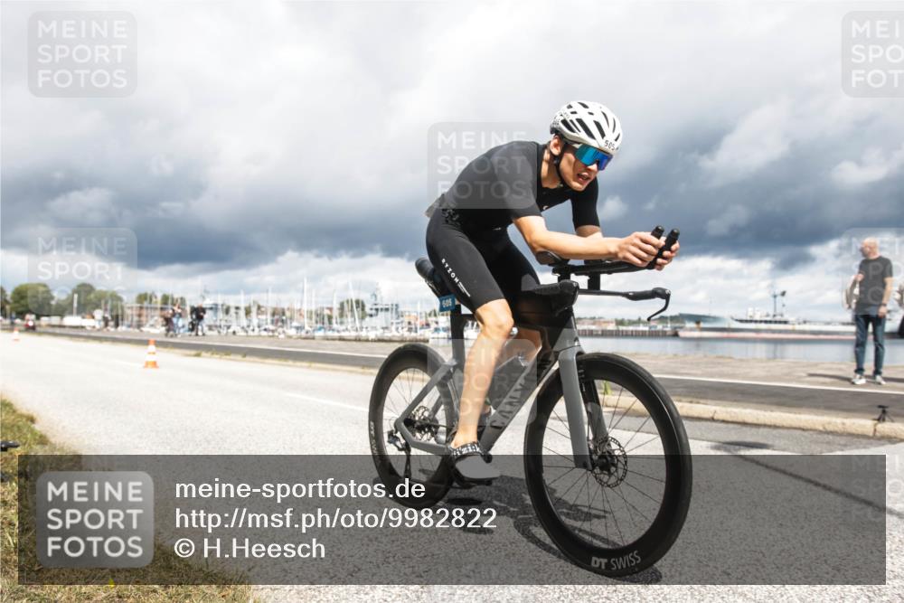 16.08.2026 - KN Förde Triathlon 2026 H.Heesch http://msf.ph/oto/9982822 16.08.2026 12:54:10 Radfahren 505, 545, 574 meine-sportfotos.de