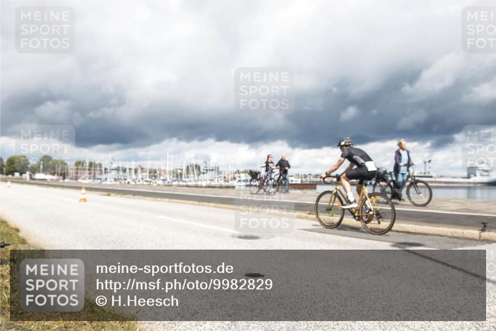 16.08.2026 - KN Förde Triathlon 2026 H.Heesch http://msf.ph/oto/9982829 16.08.2026 12:54:31 Radfahren 518, 591, 702, 707 meine-sportfotos.de