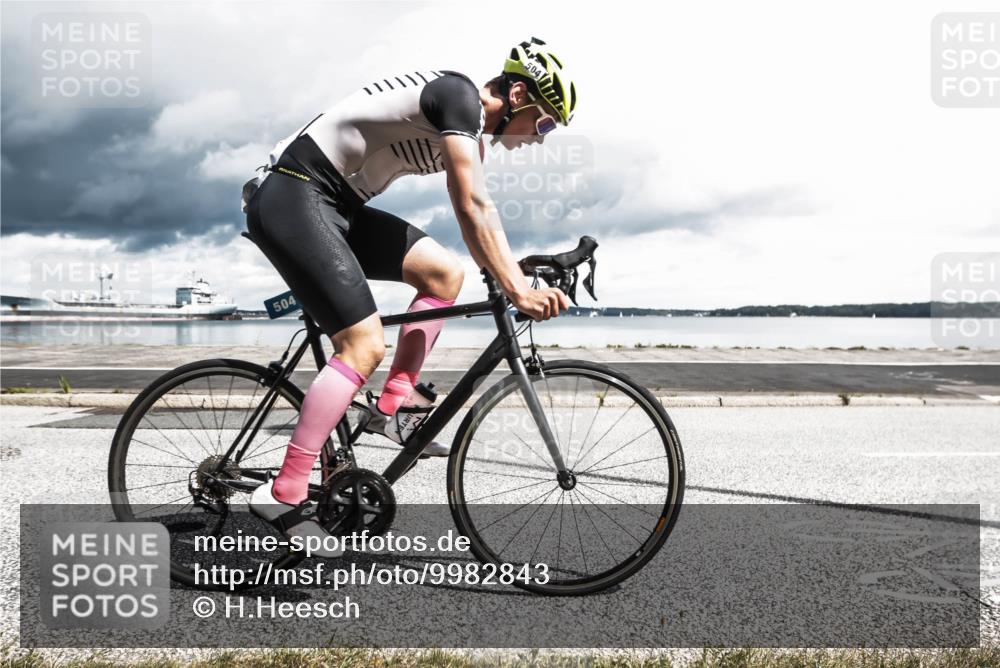 16.08.2026 - KN Förde Triathlon 2026 H.Heesch http://msf.ph/oto/9982843 16.08.2026 12:54:58 Radfahren 504, 565, 721 meine-sportfotos.de