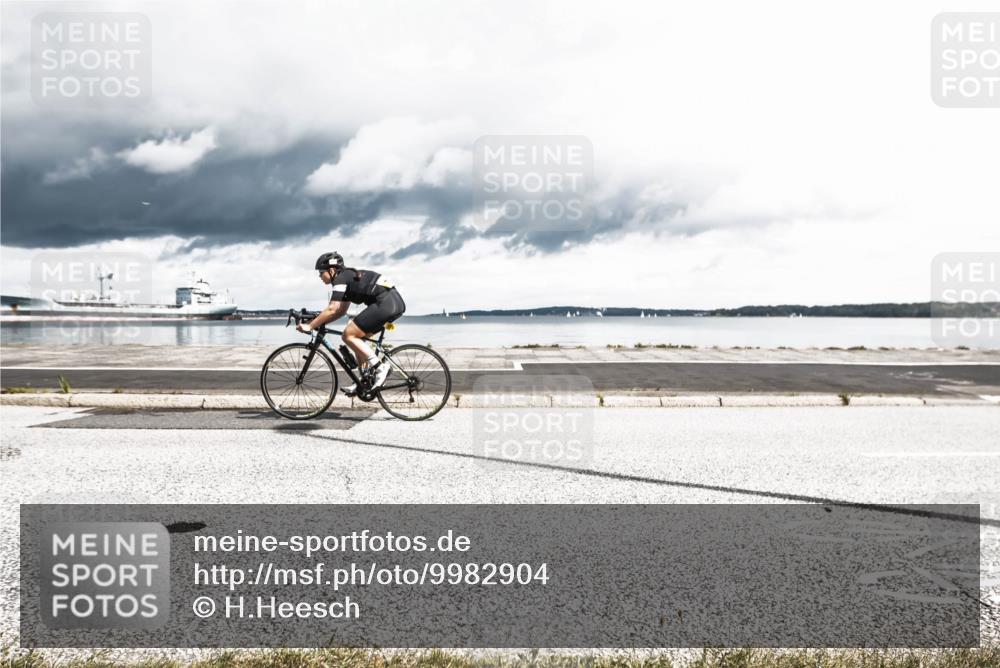 16.08.2026 - KN Förde Triathlon 2026 H.Heesch http://msf.ph/oto/9982904 16.08.2026 12:56:39 Radfahren 518, 521, 545, 718, 723, 725 meine-sportfotos.de