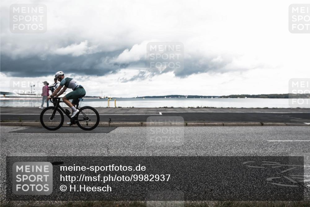 16.08.2026 - KN Förde Triathlon 2026 H.Heesch http://msf.ph/oto/9982937 16.08.2026 12:57:34 Radfahren 576, 578, 601, 605 meine-sportfotos.de