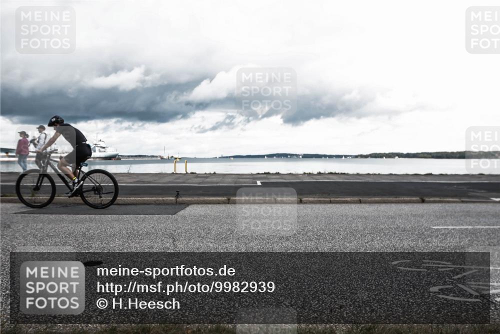 16.08.2026 - KN Förde Triathlon 2026 H.Heesch http://msf.ph/oto/9982939 16.08.2026 12:57:37 Radfahren 576, 586, 711 meine-sportfotos.de