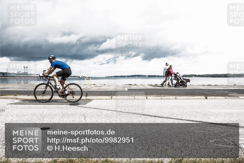 16.08.2026 - KN Förde Triathlon 2026 H.Heesch http://msf.ph/oto/9982951 16.08.2026 12:58:02 Radfahren 513, 589, 722, 727, 729, 735, 740 meine-sportfotos.de