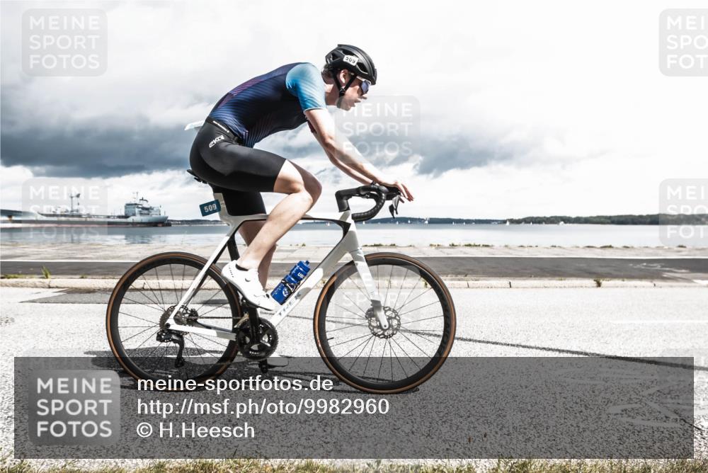 16.08.2026 - KN Förde Triathlon 2026 H.Heesch http://msf.ph/oto/9982960 16.08.2026 12:58:10 Radfahren 509, 720, 724 meine-sportfotos.de