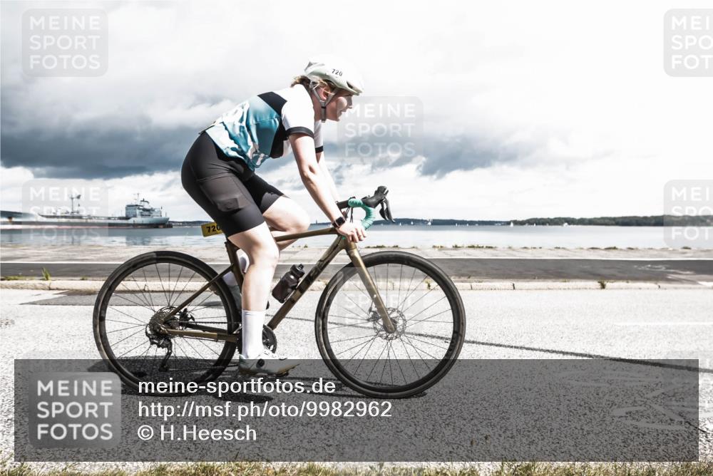 16.08.2026 - KN Förde Triathlon 2026 H.Heesch http://msf.ph/oto/9982962 16.08.2026 12:58:11 Radfahren 509, 720, 724 meine-sportfotos.de