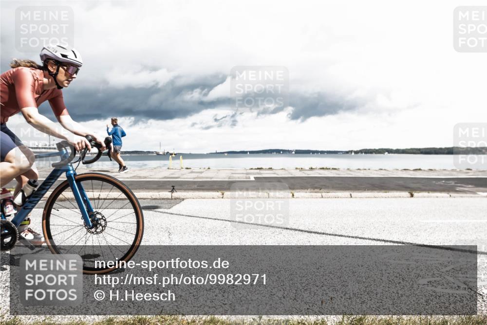 16.08.2026 - KN Förde Triathlon 2026 H.Heesch http://msf.ph/oto/9982971 16.08.2026 12:58:19 Radfahren 524, 551, 590, 594, 597, 607, 709, 743 meine-sportfotos.de