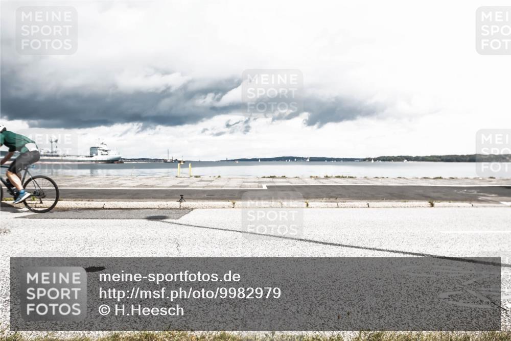 16.08.2026 - KN Förde Triathlon 2026 H.Heesch http://msf.ph/oto/9982979 16.08.2026 12:58:24 Radfahren 590, 597, 607, 716 meine-sportfotos.de