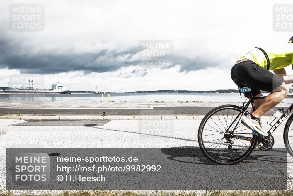 16.08.2026 - KN Förde Triathlon 2026 H.Heesch http://msf.ph/oto/9982992 16.08.2026 12:58:42 Radfahren 528, 552, 595, 611, 713 meine-sportfotos.de