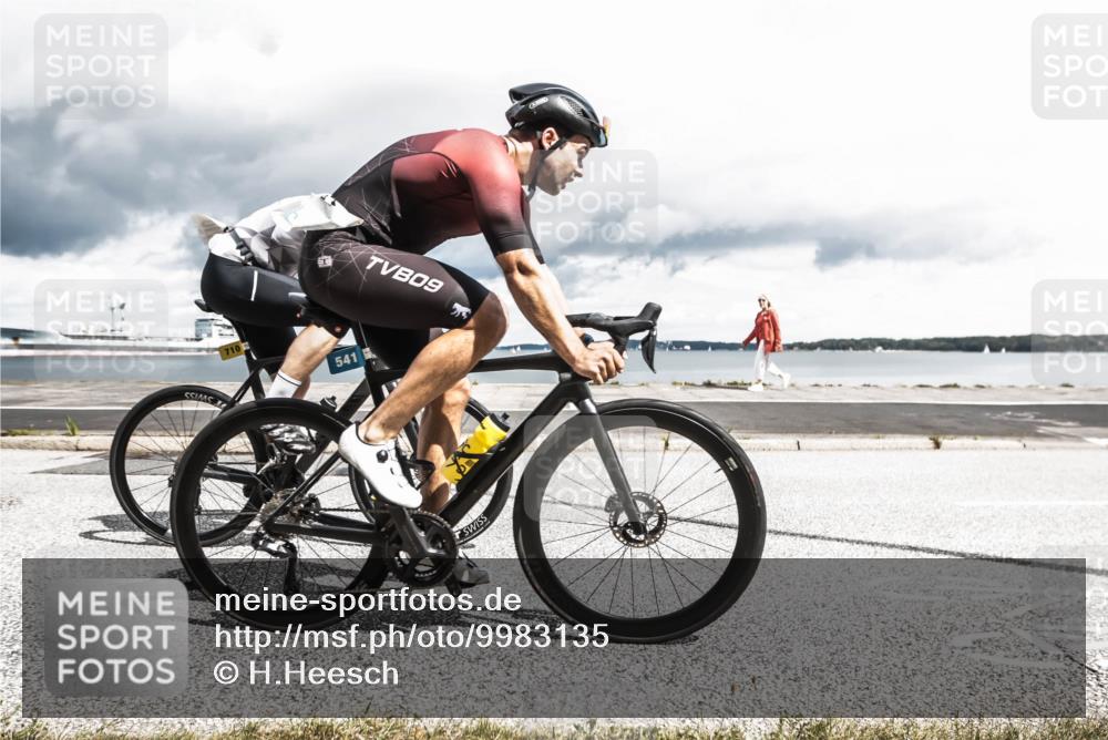 16.08.2026 - KN Förde Triathlon 2026 H.Heesch http://msf.ph/oto/9983135 16.08.2026 13:01:39 Radfahren 541, 575, 606, 703, 710 meine-sportfotos.de
