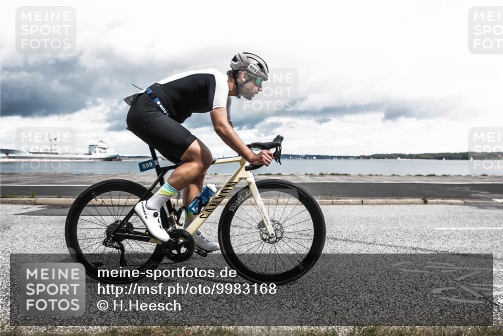 16.08.2026 - KN Förde Triathlon 2026 H.Heesch http://msf.ph/oto/9983168 16.08.2026 13:02:25 Radfahren 506, 555, 559, 705, 742 meine-sportfotos.de