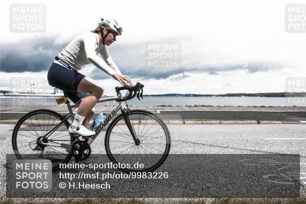 16.08.2026 - KN Förde Triathlon 2026 H.Heesch http://msf.ph/oto/9983226 16.08.2026 13:03:51 Radfahren 561, 580, 726 meine-sportfotos.de