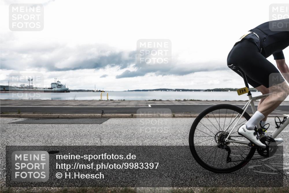 16.08.2026 - KN Förde Triathlon 2026 H.Heesch http://msf.ph/oto/9983397 16.08.2026 13:07:20 Radfahren 552, 724, 740 meine-sportfotos.de