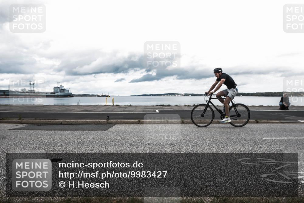 16.08.2026 - KN Förde Triathlon 2026 H.Heesch http://msf.ph/oto/9983427 16.08.2026 13:08:21 Radfahren 541, 572, 584, 590, 602, 607, 612, 722, 745 meine-sportfotos.de