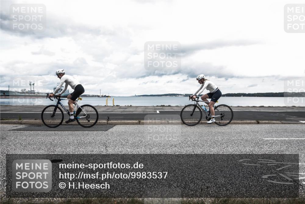 16.08.2026 - KN Förde Triathlon 2026 H.Heesch http://msf.ph/oto/9983537 16.08.2026 13:12:09 Radfahren 523, 542, 555, 578, 589, 726, 729, 746 meine-sportfotos.de