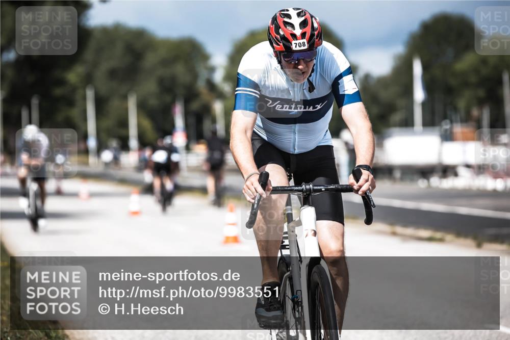 16.08.2026 - KN Förde Triathlon 2026 H.Heesch http://msf.ph/oto/9983551 16.08.2026 12:54:47 Radfahren 532, 566, 708 meine-sportfotos.de